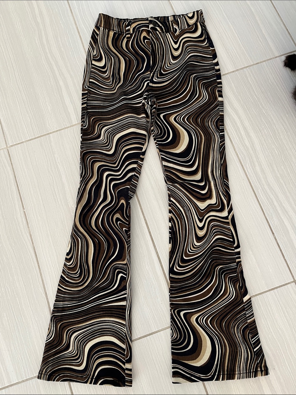 Groovy high waisted swirl pattern jeans
